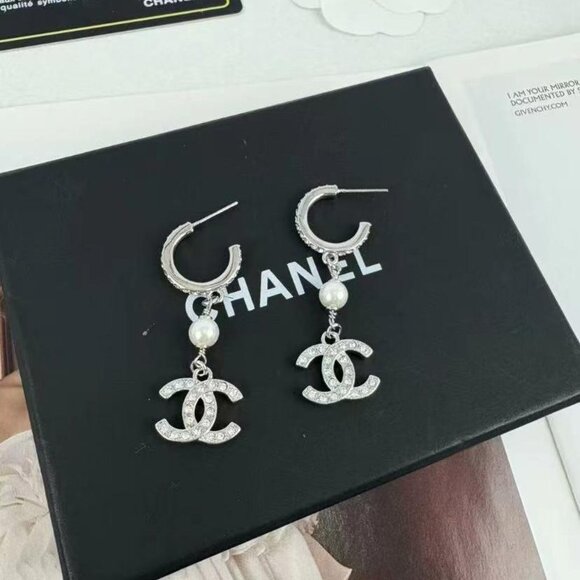 Chanel Pearl Pendant Earrings - Picture 6 of 6
